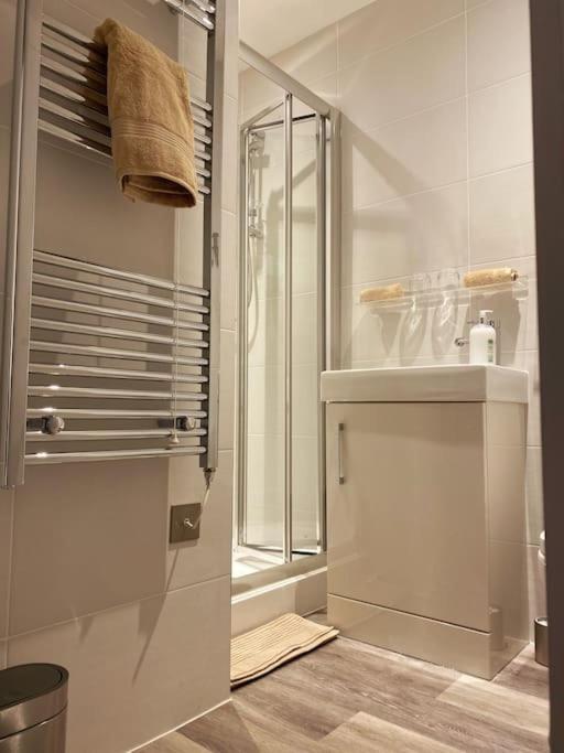 The Pad By The Beach Penthouse Apartment With Sunset And City Views Борнмът Екстериор снимка