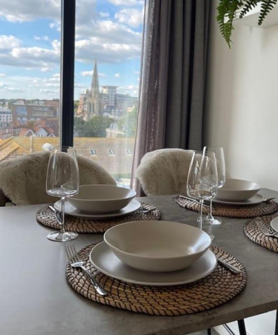 The Pad By The Beach Penthouse Apartment With Sunset And City Views Борнмът Екстериор снимка