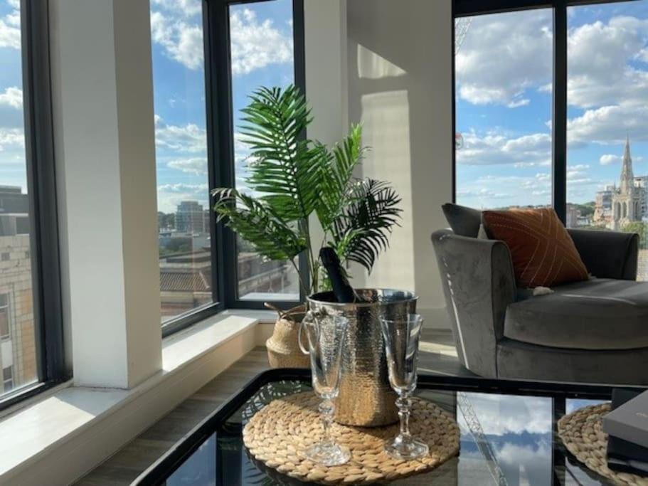 The Pad By The Beach Penthouse Apartment With Sunset And City Views Борнмът Екстериор снимка